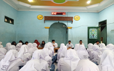 Semangat Baru Pascalebaran: Awali Hari Pertama Sekolah dengan Senin Mumtaz dan Halal Bihalal